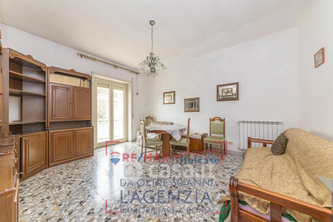 Appartamento in residenziale in Via Teodolfo Mertel 68