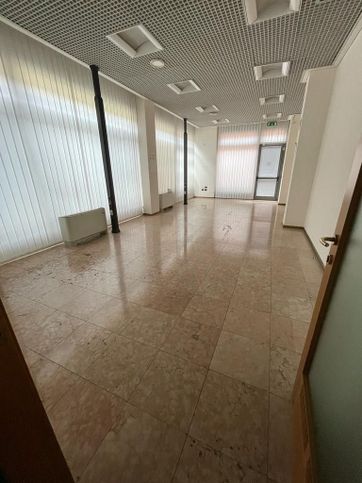 Attivitã /licenza (con o senza mura) in commerciale in Via del Gelso