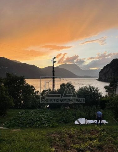 Terreno agricolo in commerciale in Via al Cimitero 11