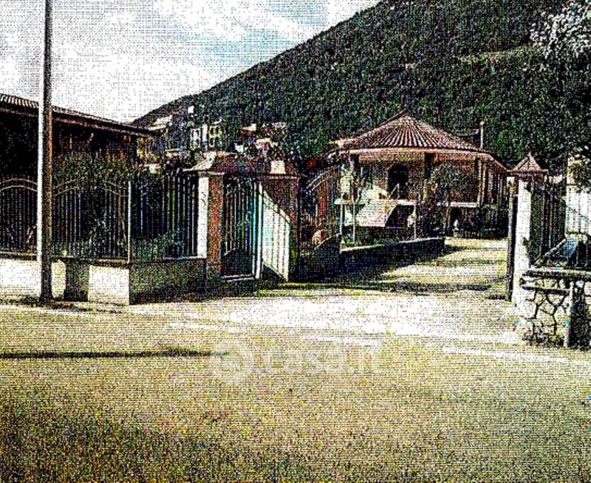 Villetta a schiera in residenziale in Viale Guido Dorso 15