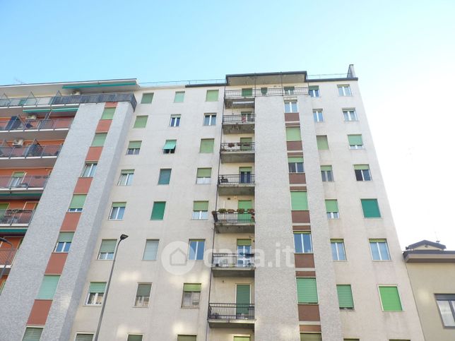 Appartamento in residenziale in Via Edolo 42