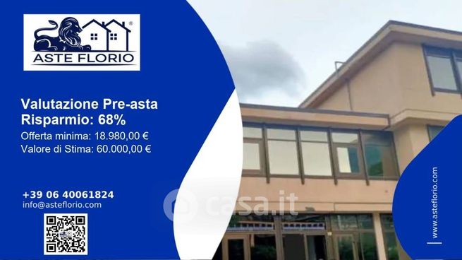 Ufficio in commerciale in Via Giuseppe di Vittorio