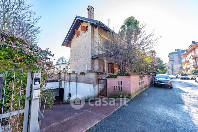 Villa in residenziale in Via Roma 88 C