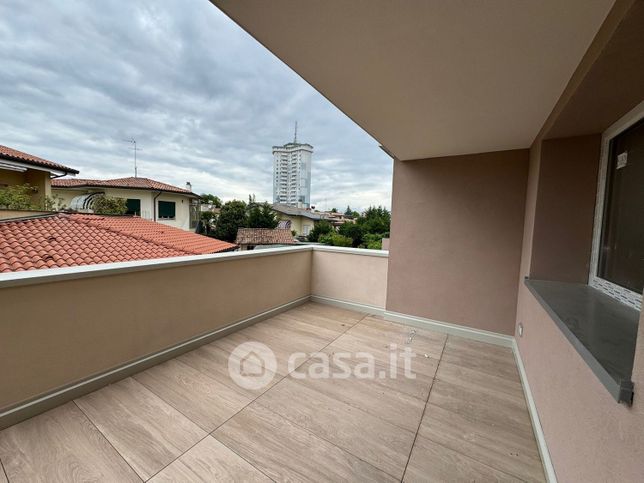 Appartamento in residenziale in Via Aquileia 1