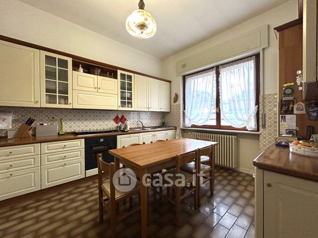 Villa in residenziale in Corso Sempione 24