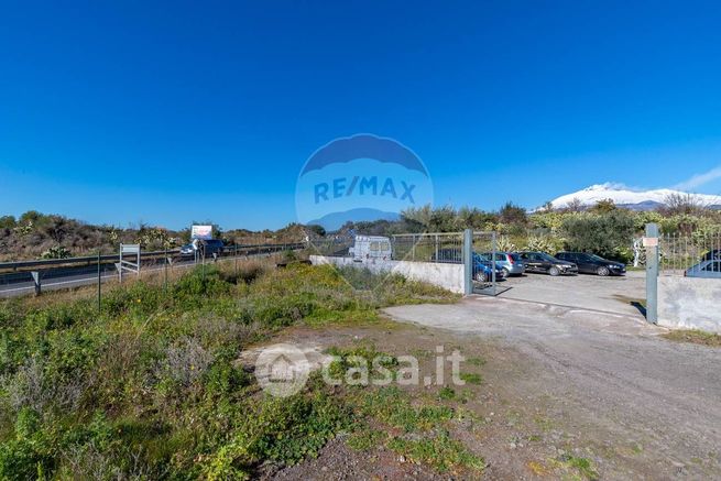 Terreno agricolo in commerciale in Via Mongibello