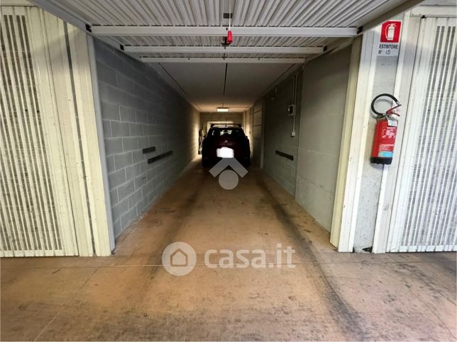 Garage/posto auto in residenziale in Via Valentino Carrera 58