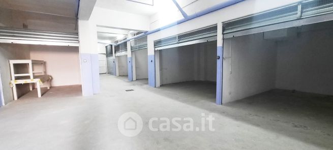 Box/posto auto in residenziale in Via Giuseppe Malvica 34