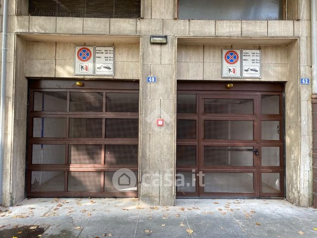 Garage/posto auto in residenziale in Viale Giosuè Carducci 40