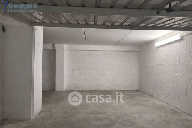 Box/posto auto in residenziale in i fenicotteri
