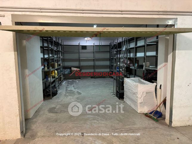 Garage/posto auto in residenziale in Via Enrico Toti 8