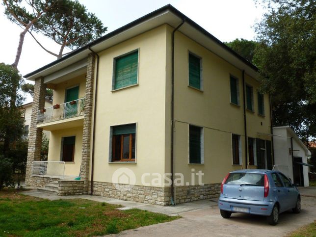 Villa in residenziale in Via dei Mandorli 3