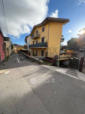 Box/posto auto in residenziale in Via Motta Giuseppe 41