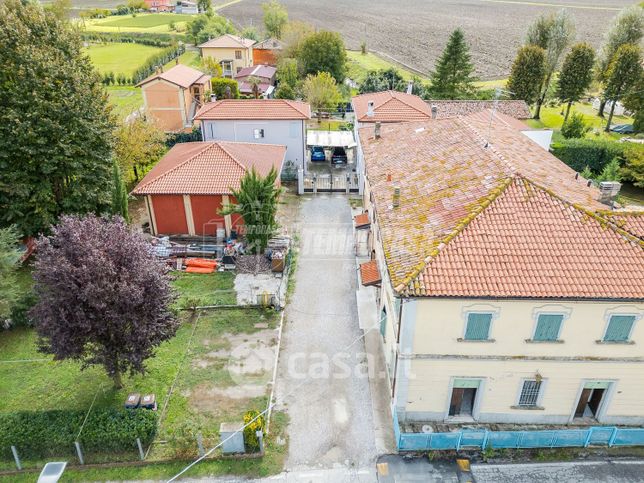 Casa indipendente in residenziale in Via Piatesa