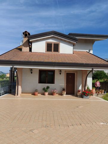 Villa in residenziale in 