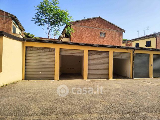 Garage/posto auto in residenziale in 