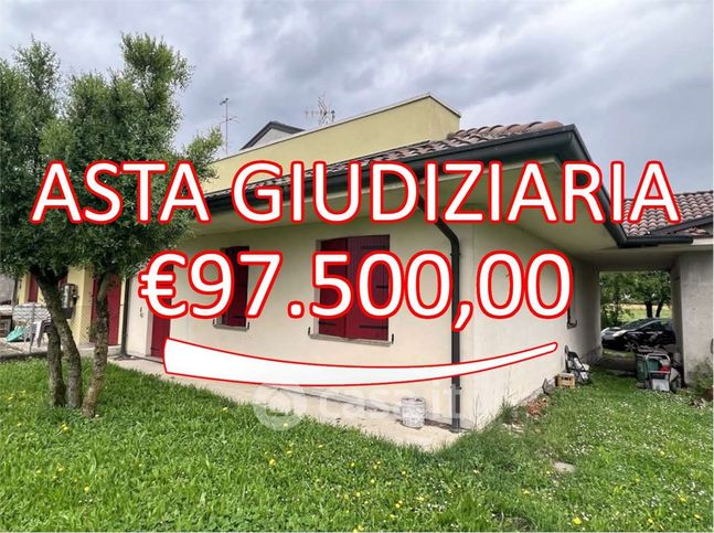 Casa bi/trifamiliare in residenziale in Via Busiago 32