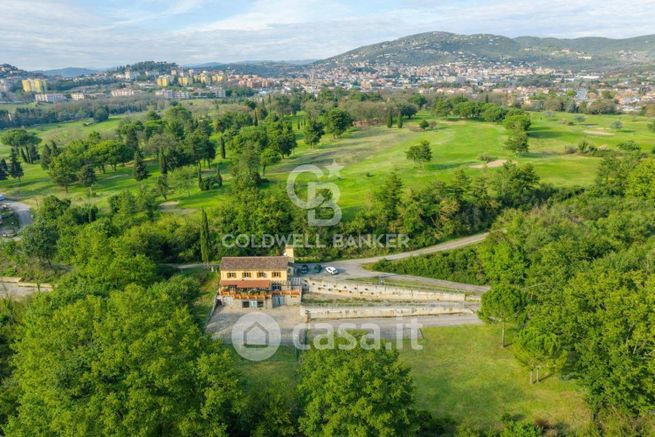 Villa in residenziale in 