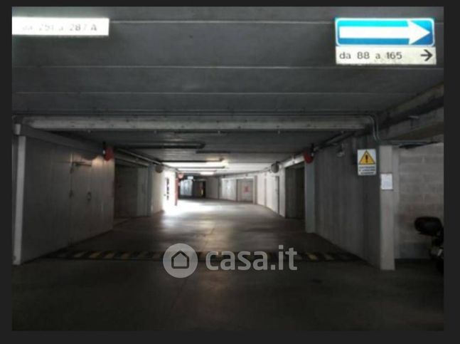 Box/posto auto in residenziale in Via Leone Pancaldo 50