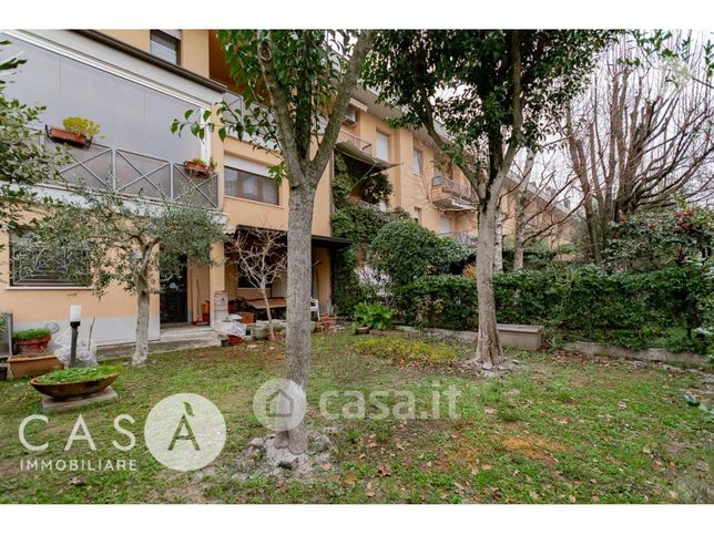 Villetta a schiera in residenziale in Via Padre Massimiliano Kolbe 11