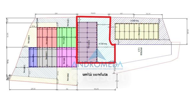 Capannone in commerciale in 