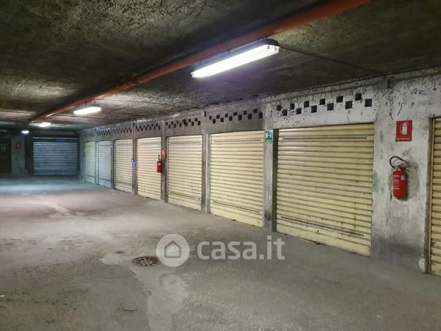 Garage/posto auto in residenziale in Corso Bernardino Telesio 60