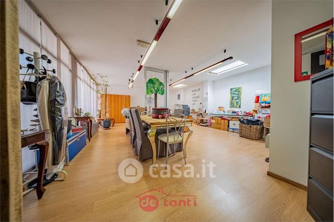 Ufficio in commerciale in Via Baronia