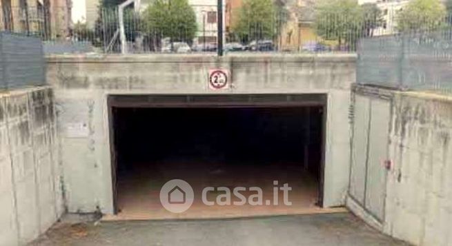 Garage/posto auto in residenziale in Via A. De Gasperi