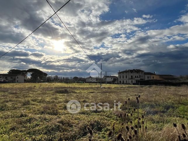 Terreno edificabile in residenziale in Via Lucchese Romana