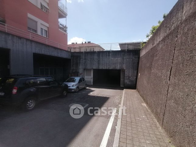 Box/posto auto in residenziale in Via Privata Fabio Filzi