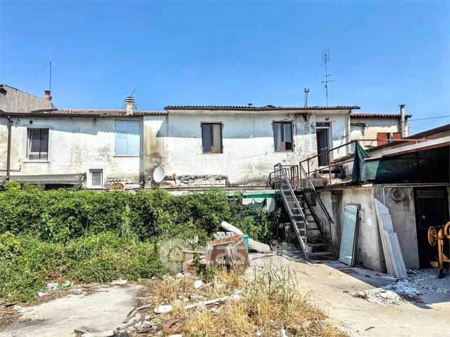 Appartamento in residenziale in Via Monsignore Giovanni Nascimbeni