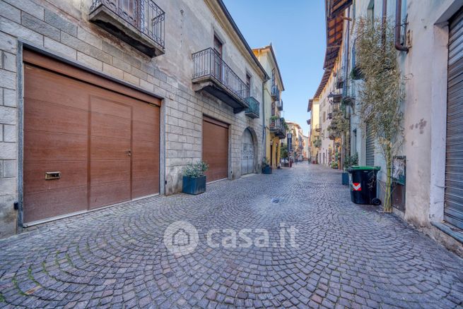 Garage/posto auto in residenziale in Via Trento 30