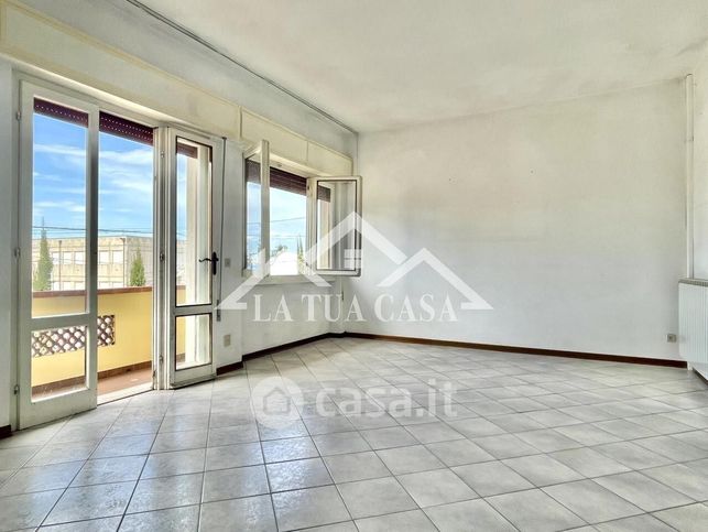 Appartamento in residenziale in Via Sarzanese