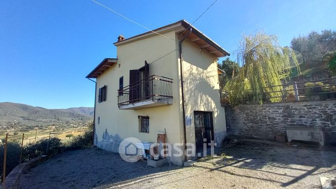 Casa indipendente in residenziale in 