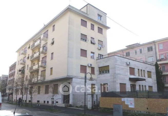 Ufficio in commerciale in Viale Trieste