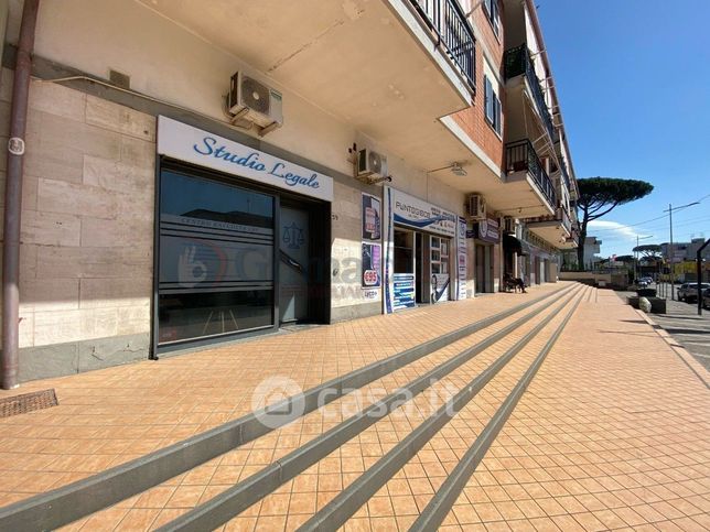 Negozio/locale commerciale in commerciale in 