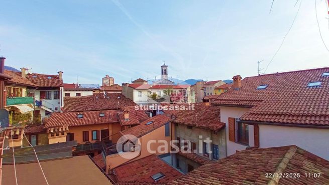 Casa indipendente in residenziale in 