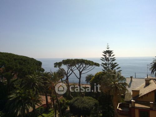 Appartamento in residenziale in Viale delle Palme 20