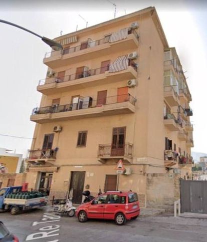 Appartamento in residenziale in Via Re Tancredi 74