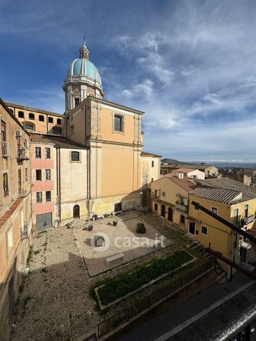 Appartamento in residenziale in Via Camillo Genovese 7