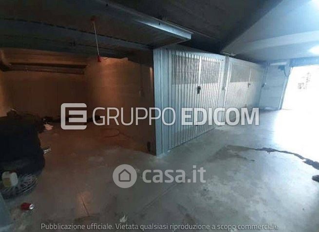 Box/posto auto in residenziale in Via Roma