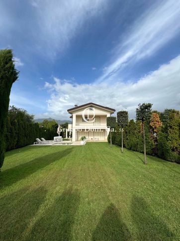 Villa in residenziale in Via Salvador Allende 151