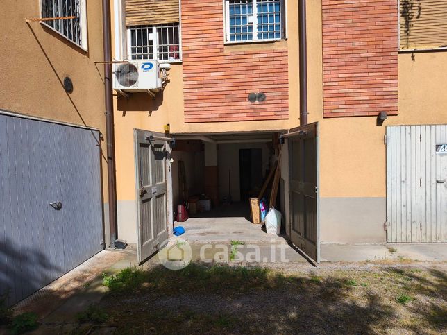 Box/posto auto in residenziale in Via degli Orti
