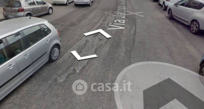 Box/posto auto in residenziale in Via Jacopone da Todi