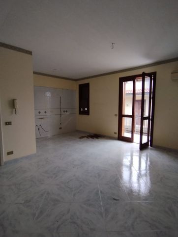 Appartamento in residenziale in Via De Caro