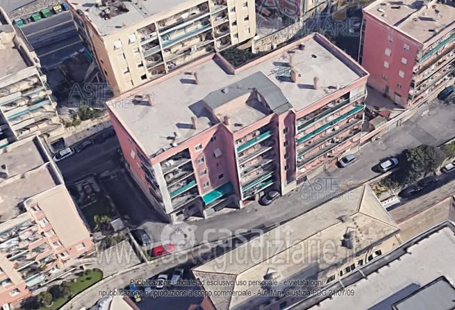 Box/posto auto in residenziale in Via dell'Ombra 5