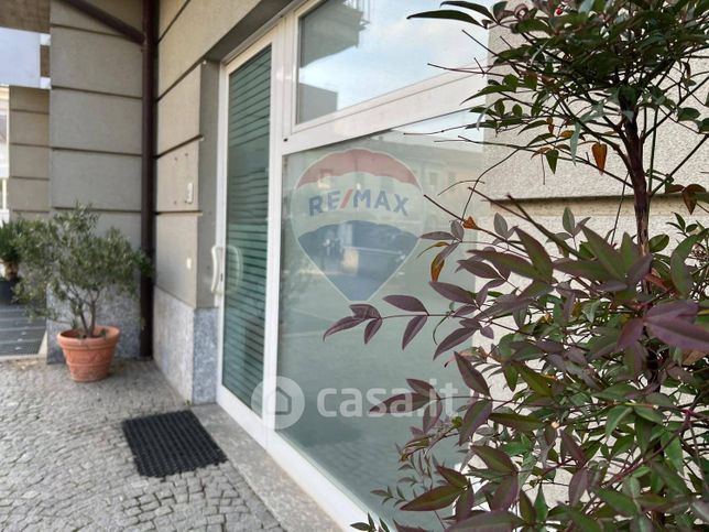 Negozio/locale commerciale in commerciale in 