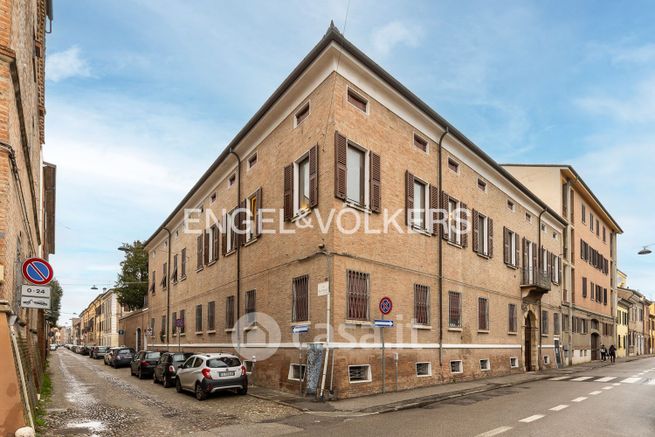 Appartamento in residenziale in Via Montebello 51