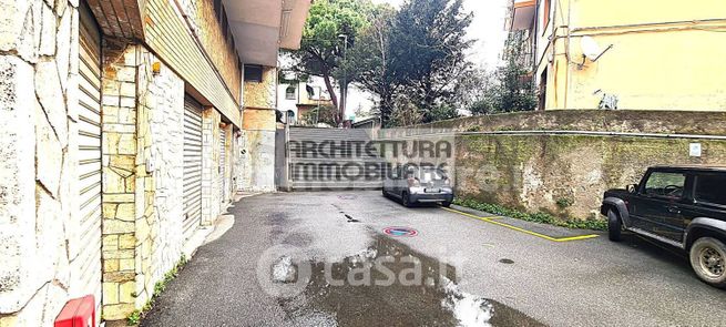 Box/posto auto in residenziale in Via Mina 23