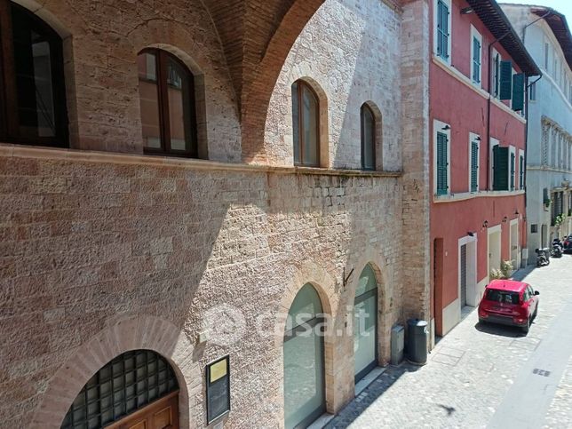 Appartamento in residenziale in Via Cesare Agostini 10